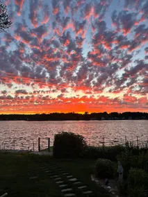 Lake Front retreat near UConn and Casinos - Image 2