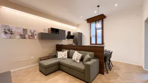 Exclusive Suite Downtown with Private Garage - Image 2