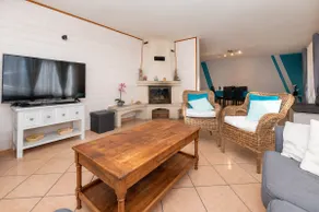 3-bedroom house • Large garden • Beaches 10 minutes away - Image 4