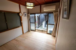Kyukatada-tei nestled in a nostalgic port town | Ocean view overlooking Seto Ohashi Bridge | Spacious 85㎡ area | Up to 9 people | 7 parking spaces - Image 3