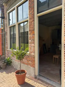 Monumental city cottage by the sea & Maartenskerk - Image 5