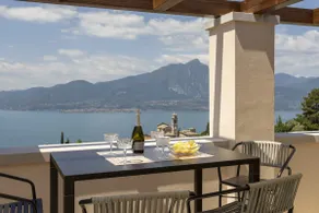 Towerhill Apartment with Roofterrace and shared Po - Image 4