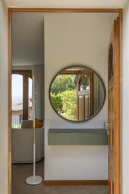 Towerhill Apartment with Roofterrace and shared Po - Image 3