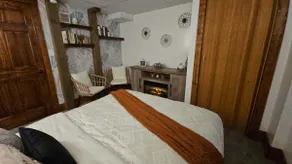 ”Cozy Comfort” Basement Suite-Private Entrance - Image 5