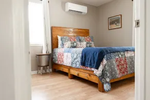 The Texan Bunkhouse - Walk to TSU - Sleeps 6 - Image 4