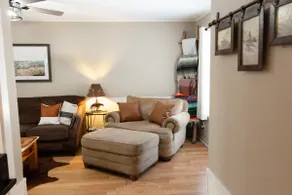 The Texan Bunkhouse - Walk to TSU - Sleeps 6 - Image 5