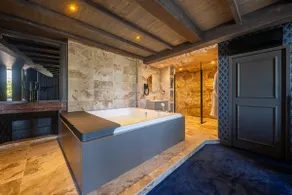 Exceptional loft-style apartment & whirlpool bathtub - Image 5