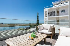 Panoramic Waterfront Escape in Fuseta - Image 5