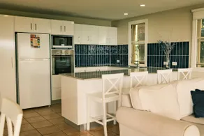 Airlie Beach 3-Bed Ocean View Apt - Image 2