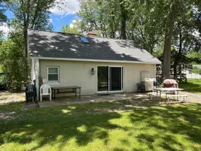 Enchanting Riverfront Cottage - Image 5