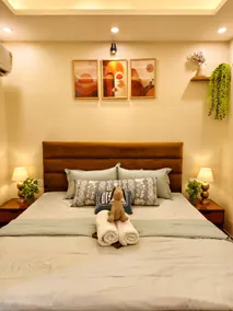 The Cozy Abode | 1BHK Near Metro | Golf Course Rd - Image 2