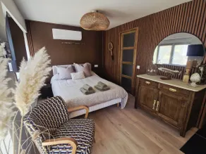 Small, comfortable, and quiet accommodation. - Image 3