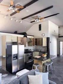 Large 3BR Sleepy Hollow Apt, Walk to Legend Sites - Image 2