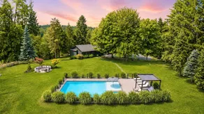 Sleeps 12 + Pool + Arcade | 2-Acre Issaquah Stay - Image 2