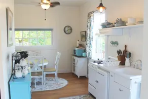 Historic Ridgewood Ranch • Charming Guest Cottage - Image 3
