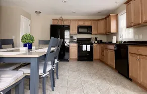 Modern 3BR Duplex - Sleeps 6 - Off-Street Parking - Image 3