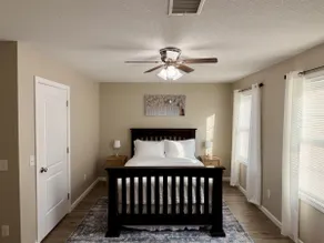Modern 3BR Duplex - Sleeps 6 - Off-Street Parking - Image 5