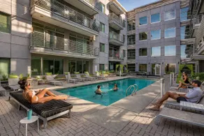 Modern ASU Apt | Roosevelt Row | W/D + FreeParking - Image 3