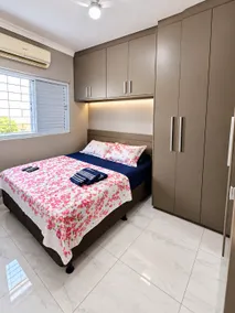 High-end house with pool, great location - Image 2