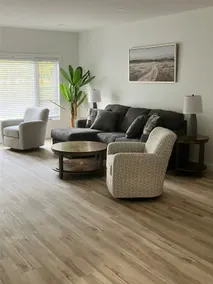 Home in Winkler 2 bedrooms, 2 bathrooms - Image 2