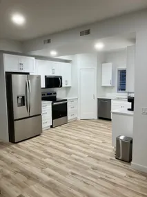 Home in Winkler 2 bedrooms, 2 bathrooms - Image 5