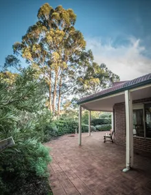 Whispering Karri Retreat 5 Acre Hideaway - Image 3