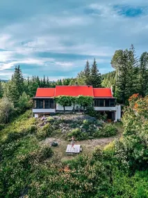 Lavender Cabin | Sauna | Sleeps 10 | Larch Hills - Image 5