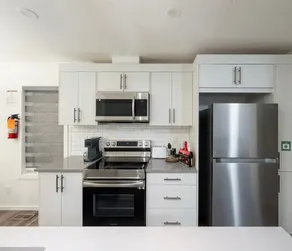 New Luxury 3BR Home - Image 3