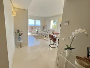 NEW: LUXURIOUS PENTHOUSE WITH JACUZZI & SEA VIEW - Image 3