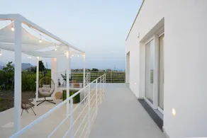 Sea View Villa with Jacuzzi - Image 3
