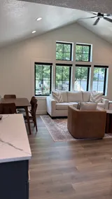 The Gezellig Carriage House -Zuid Holland Suite - Image 4
