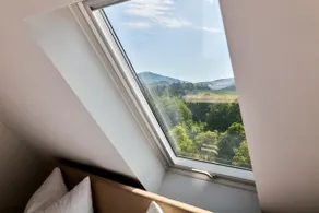 Starry sky · Studio with skylight above the bed - Image 4
