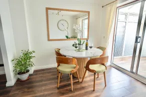 Blorenge View House-Modern Spacious 3-Bedroom - Private parking - Image 4