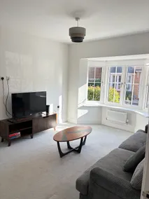 Peaceful New House in Bicester Village - Image 2
