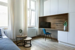 Cosy Studios Gąsiorowskich by the Wilson Park by Noclegi Renters - Image 2