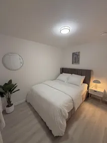 Brand new exquisite and modern one bedroom suite - Image 2