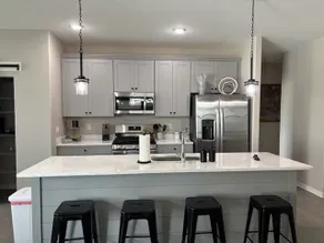 3bed 2 bath with King master Sycamore - Image 2