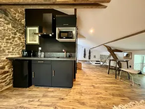 Suite with private hot tub - Image 3