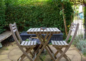 Artist colony cottage with sauna and private garden, and easy walk to city centre - Image 4