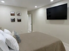 New Private Studio | Kitchen & Free Parking - Image 2
