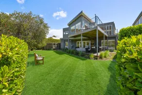 Fairway View Coastal Escape - Image 2