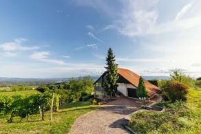 Hyggelig Hill Home Rucman med en betagende udsigt - Image 2