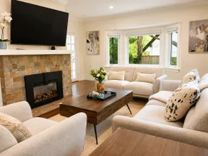 Spacious 3BR3.5BA | Near Beach | Free Parking - Image 2