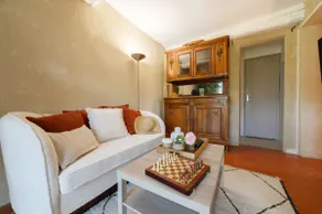 Small sunny nest overlooking the Pyrenees - Image 3