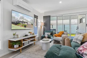 Modern 3BR Warwick Stay | Pet Friendly & Central - Image 2