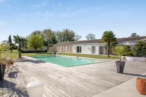 Villa in Saint-Germain-d'Esteuil - Image 2