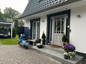 Exclusive house in a quiet location near the city - Image 2