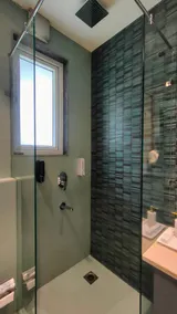 The Boutique Airbnb : 3BHK DLF PHASE 1 - Image 4