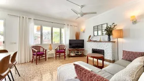 Cozy villa in Cala Llombards - Image 4