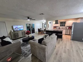 Fully remodeled 4 BR home near NASA for big family - Image 3